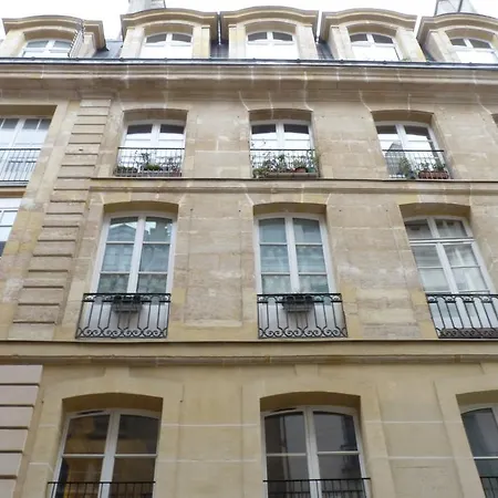 Magnifique Dans Particulier Monument Historique * Paris
